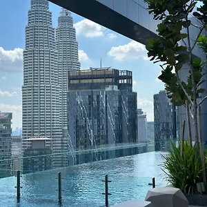 Royce Residences By Romeo Apartment