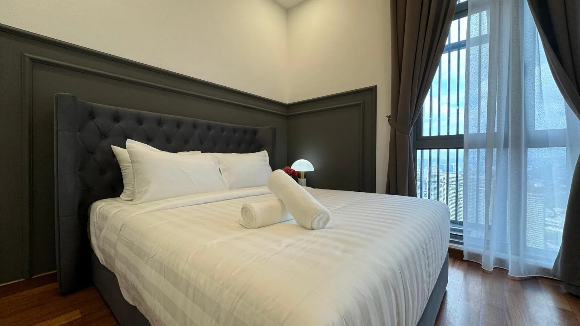 Royce Klcc Kuala Lumpur City Centre By Dormeo Destinations