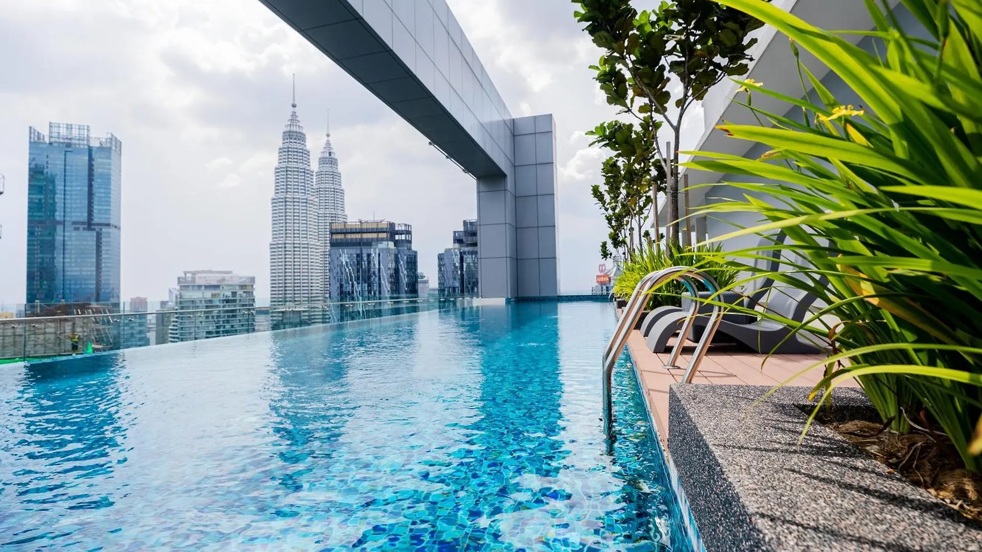 Royce Klcc Kuala Lumpur City Centre By Dormeo Destinations